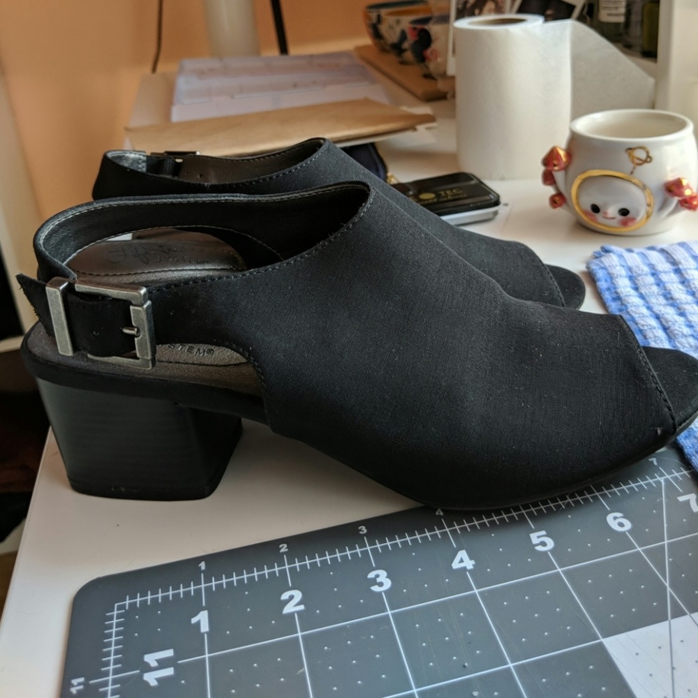 Life strides soft black heel sandal wedge